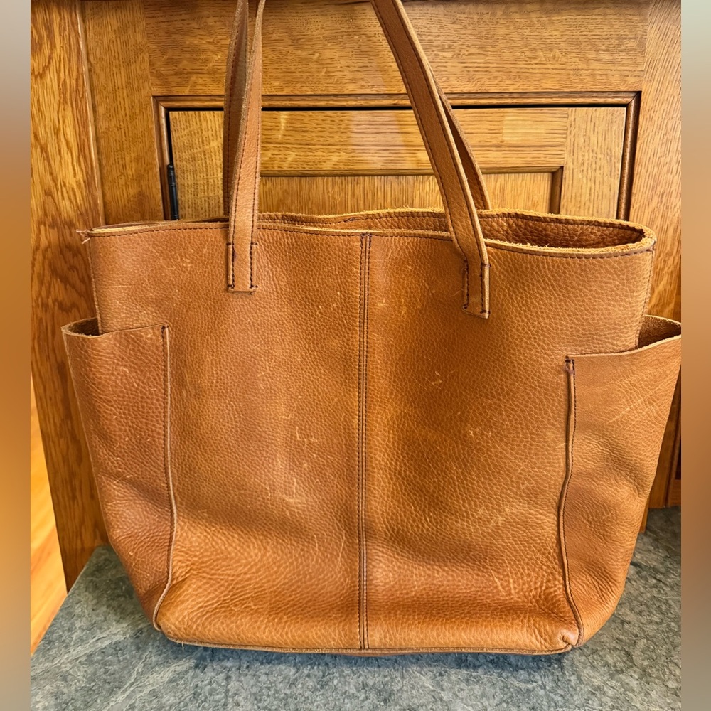 Duluth Trading Co Lifetime Leather Tote